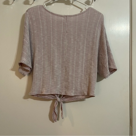 Caution To The Wind Lavender and White Striped Tie-Front Women’s Top Size Small - Picture 6 of 11